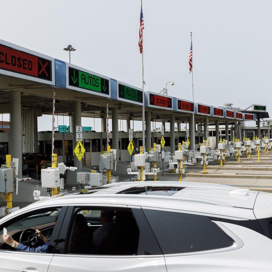 Facial recognition is being used at some border crossings; U.S. officials say it's not mandatory